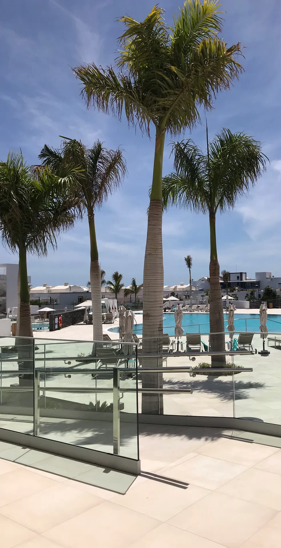 Lanzarote Hotel lava beach puerto del carmen poolbereich palmen sonnenterrasse