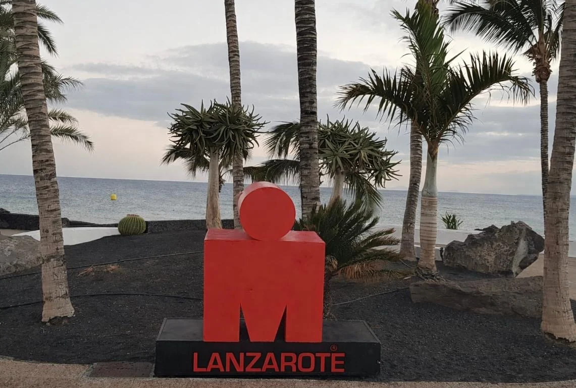 Lanzarote Ironman skulptur kuestenpalmen