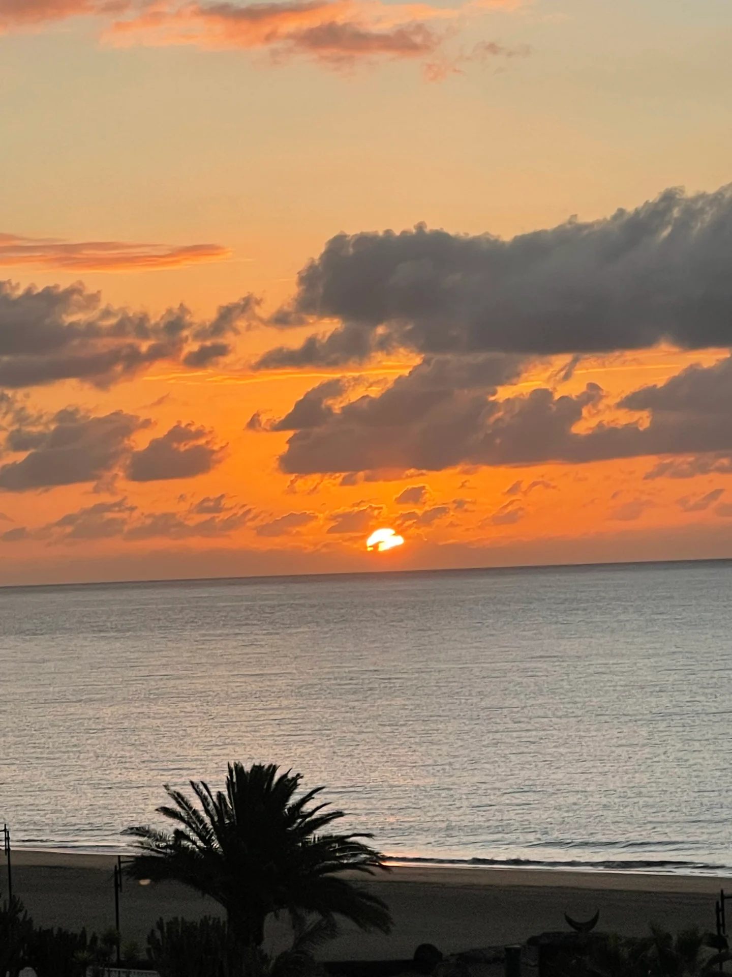 Lanzarote Los pocillos atlantik wolken goldenes licht