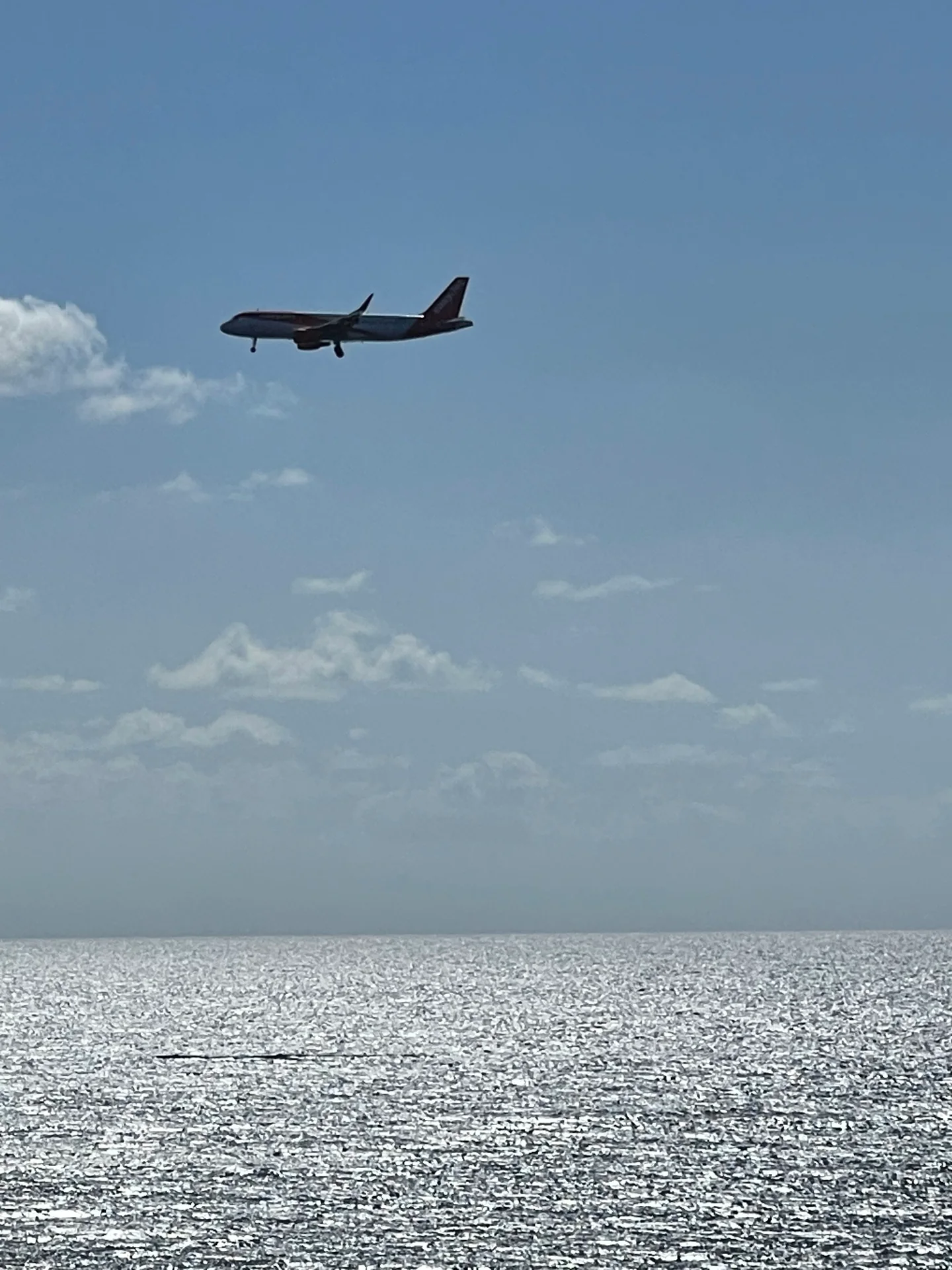 Lanzarote Los pocillos flugzeug ueber atlantik