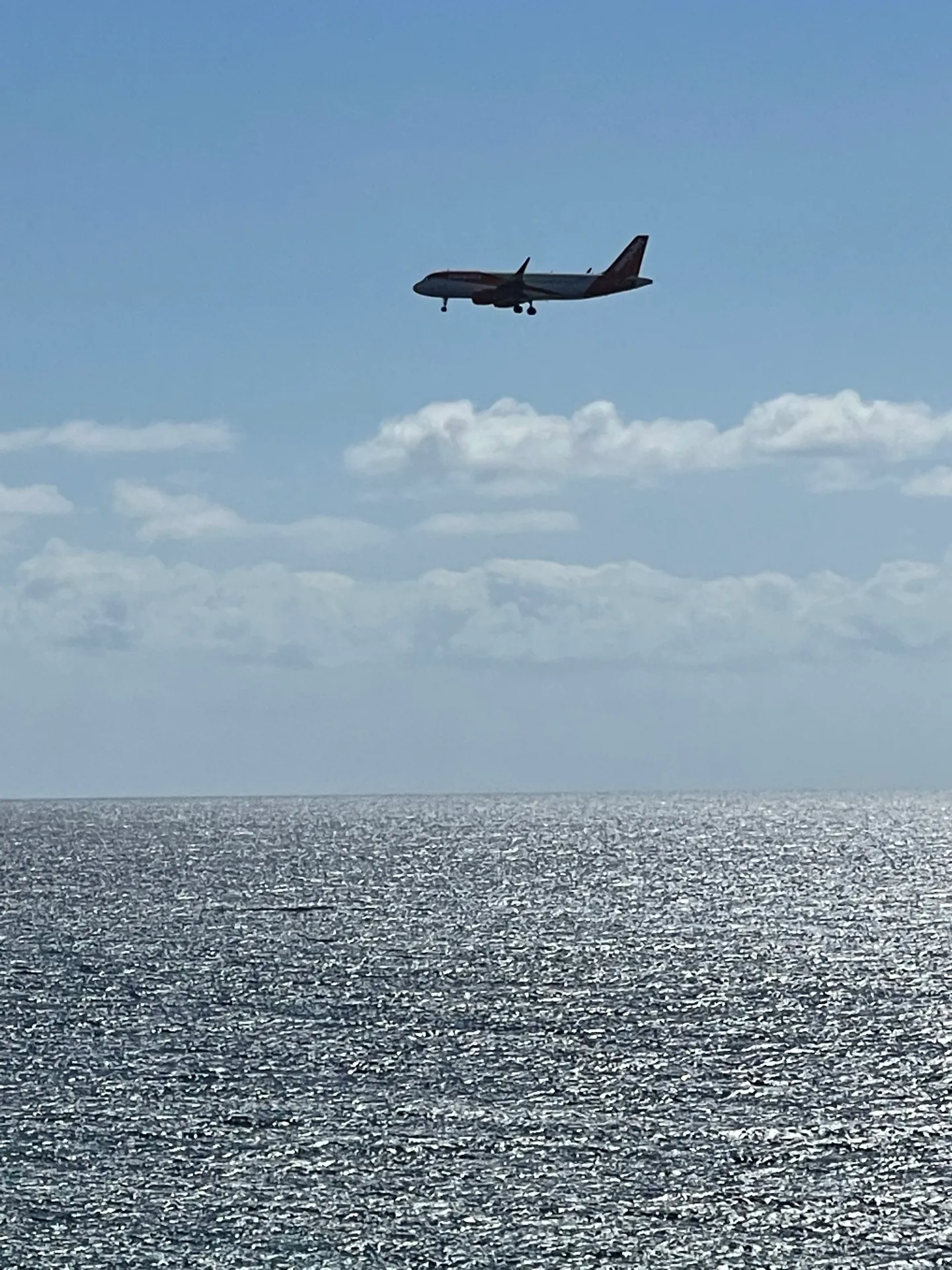 Lanzarote Los pocillos flugzeug ueber atlantik