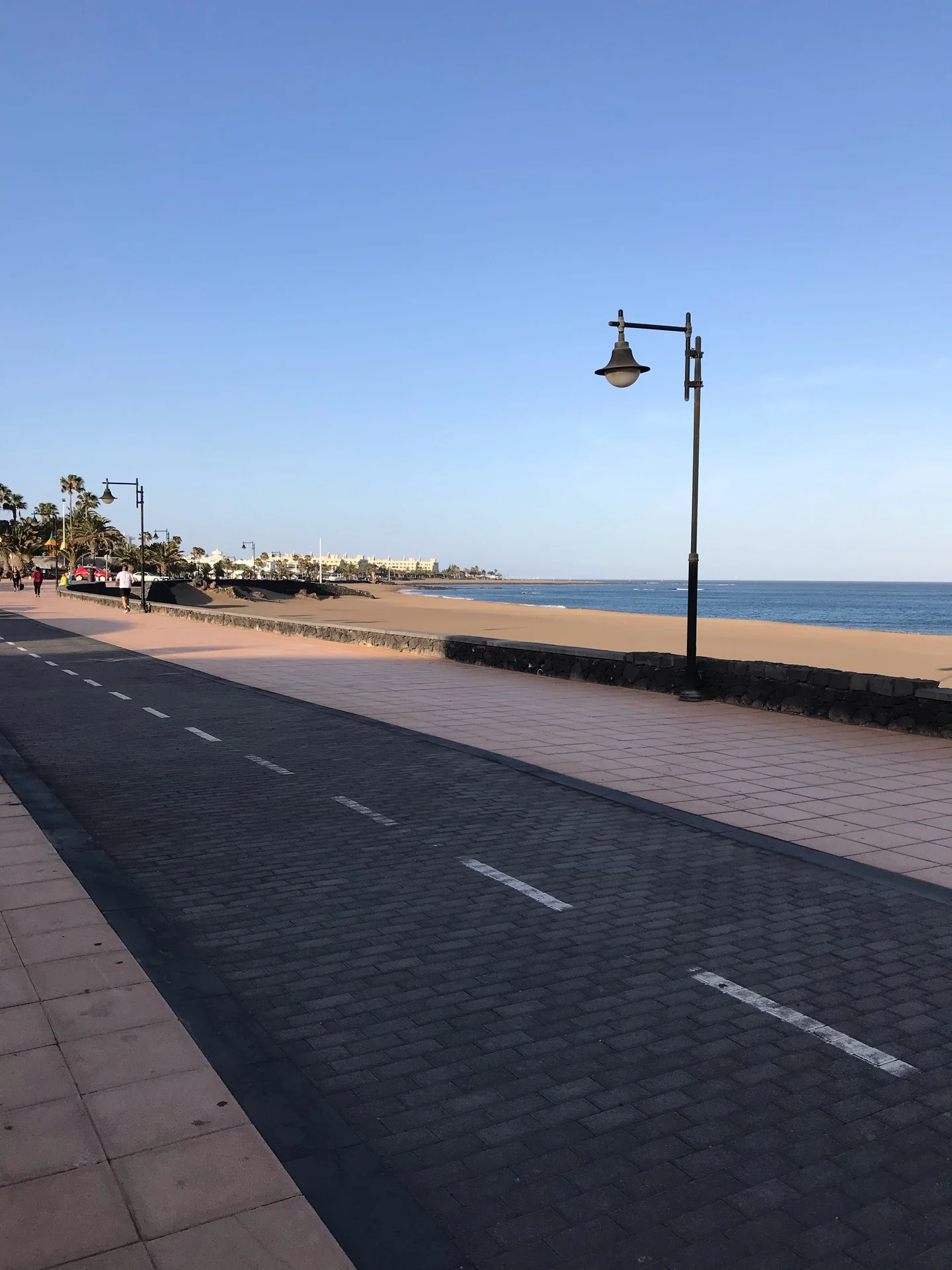 Lanzarote Puerto del carmen kuestenpromenade meerblick