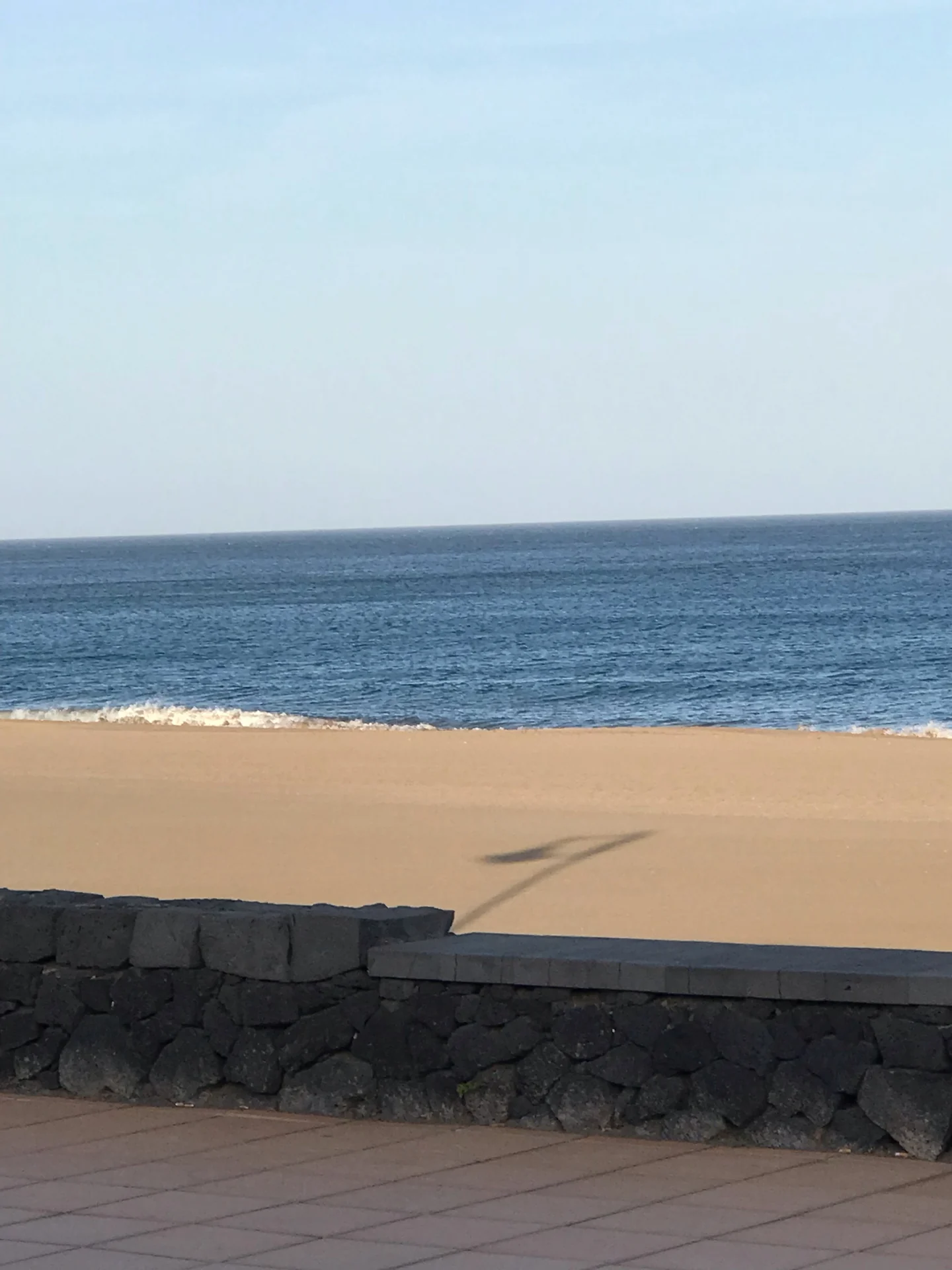 Lanzarote Puerto del carmen sandstrand promenade