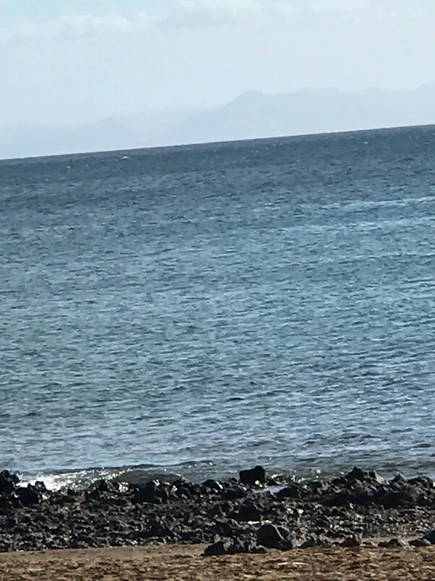 Lanzarote Puerto del carmen strand felsufer atlantik