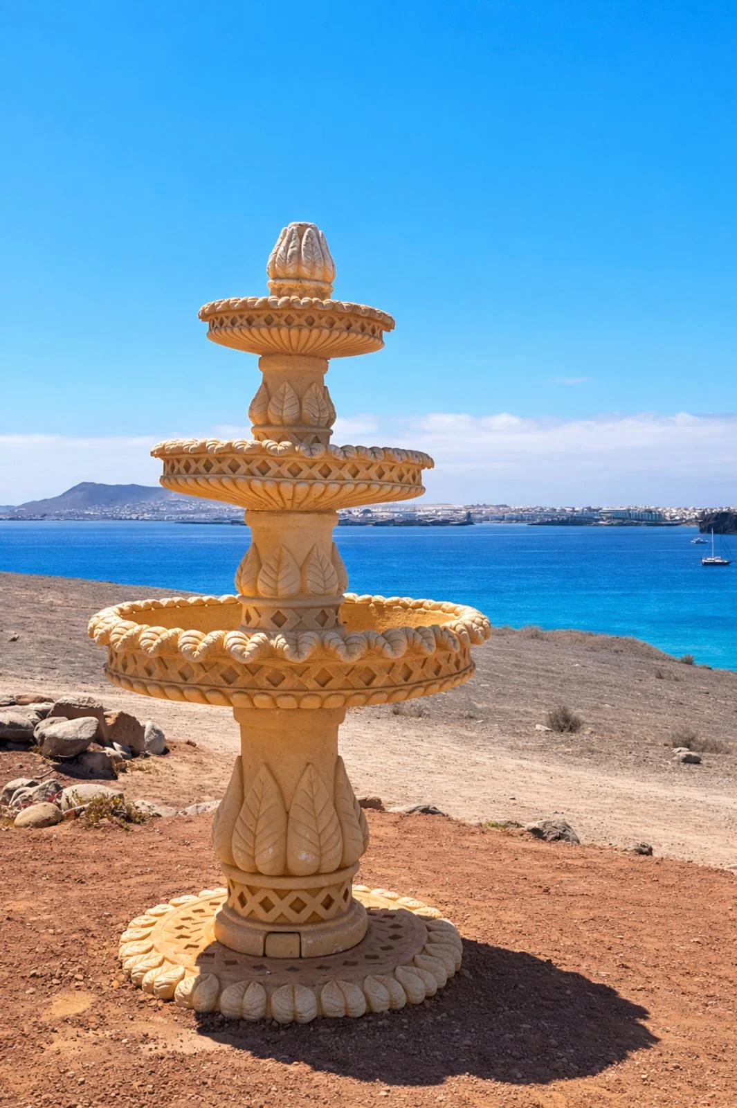 Lanzarote Zierbrunnen tuerkise kueste